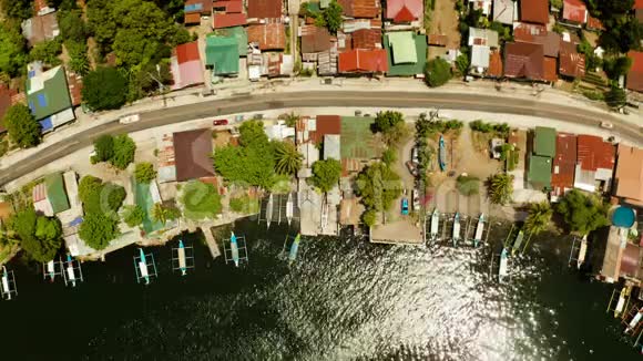 在湖边的城市菲律宾视频的预览图