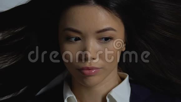 亚洲女性惊恐不安惊恐发作精神障碍视频的预览图