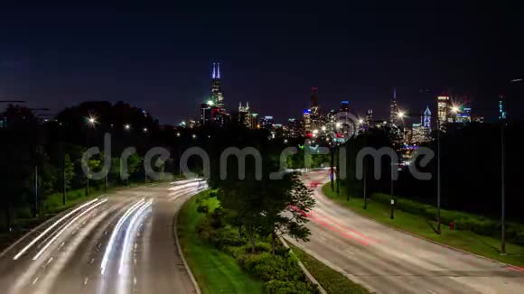 美国芝加哥s曲线上快速移动的交通的时间间隔视频的预览图