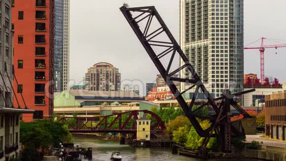 伊利诺斯州芝加哥一座废弃的桥视频的预览图
