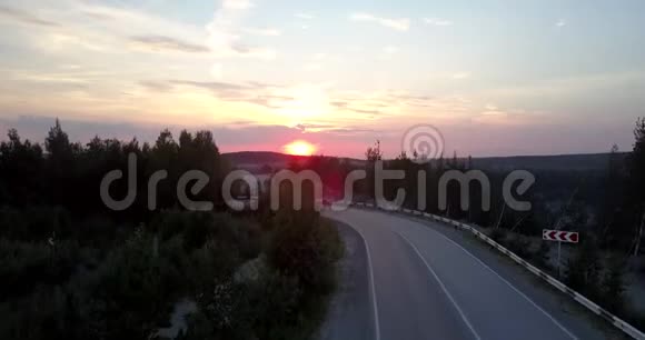 图片太阳升起与灰色道路在采石场前景视频的预览图