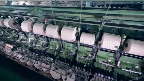 服装厂的功能设备纺织品生产线视频的预览图
