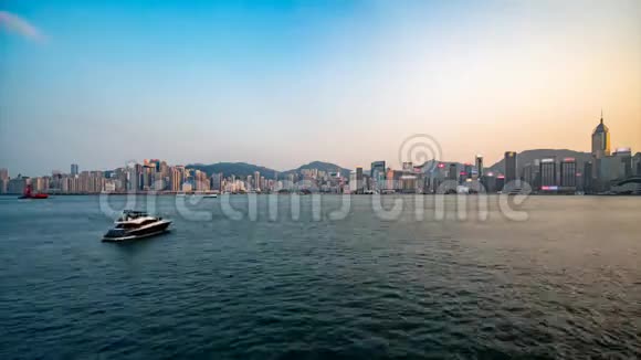 香港城市景观香港湾摩天大楼的时间流逝视频的预览图