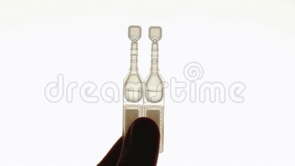 小型塑胶袋的液体医学样本视频的预览图