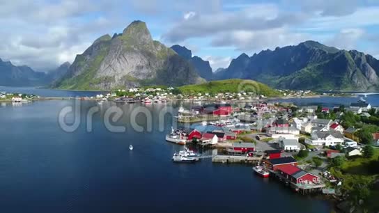 美丽自然挪威自然景观空中镜头Lovatnet湖视频的预览图