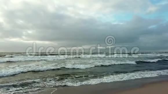 春天波罗的海沿岸视频的预览图