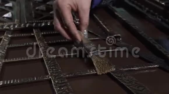 装饰的手涂料一个美丽独家伪造产品视频的预览图