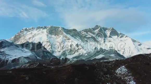 努普采山和罗特采南面鸟瞰图视频的预览图