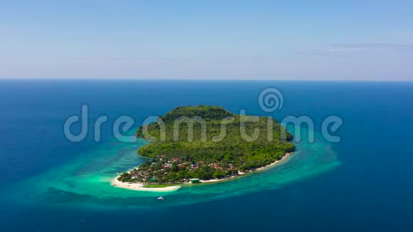 绿松石泻湖和沙洲俯视图菲律宾莱特岛希莫基兰岛视频的预览图