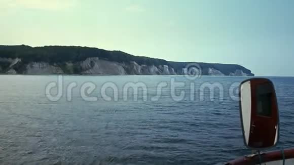 奇妙美丽的令人印象深刻的风景著名的白色粉笔悬崖叫克里德奎斯特在RAgen的岛上视频的预览图