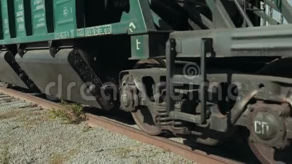 火车的车轮可以在这个夹子里看到视频的预览图