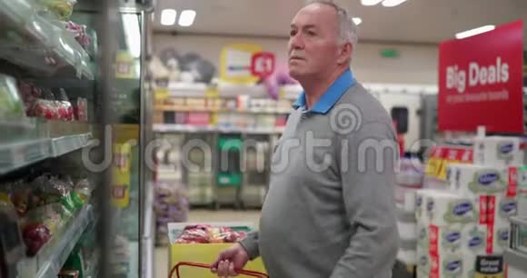 超市里的老人视频的预览图