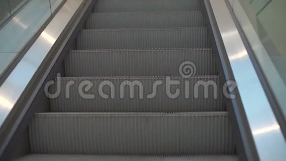 自动扶梯运动视频的预览图