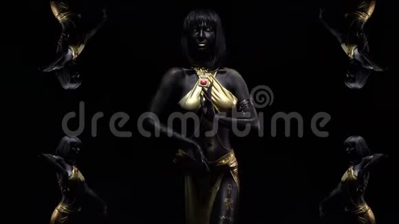 一个有身体艺术和化妆的女人站着拿着手势4k视频的预览图