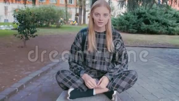 米兰的俄罗斯模特视频的预览图