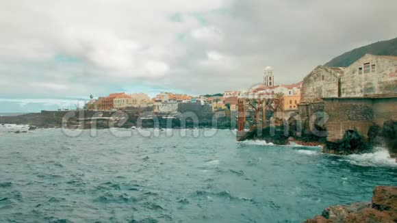 位于特内里费北部的加拉奇科村的旧码头旅游和旅游的概念西班牙加那利群岛视频的预览图