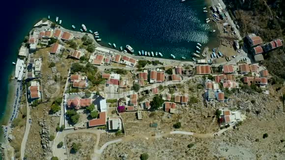 希腊多德卡内斯塞米岛港口无人机拍摄鸟瞰视频视频的预览图