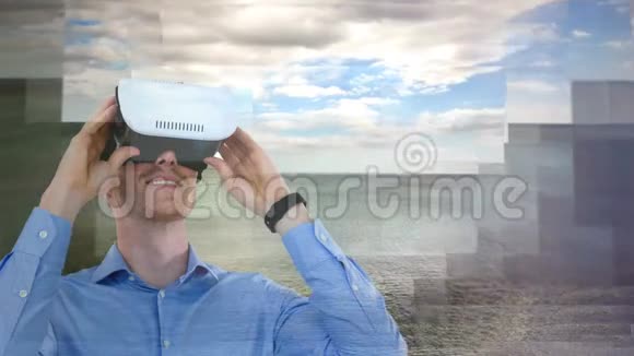 人使用虚拟现实与竞争视频的预览图