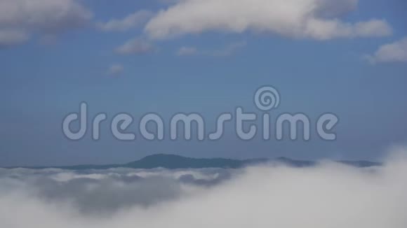 雾的运动和云的运动视频的预览图