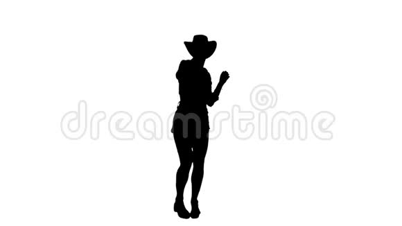 一个戴牛仔帽的年轻女士在跳舞视频的预览图