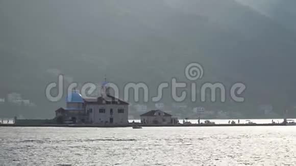黑山Perast附近Kotor湾人工岛屿GospaodSkrpjela视频的预览图