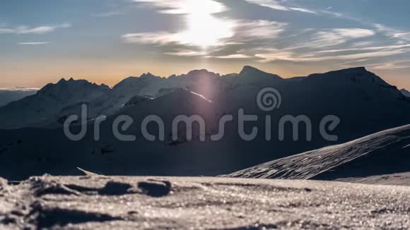 日落冬季拉夏拉运动山脉时间推移4k视频的预览图