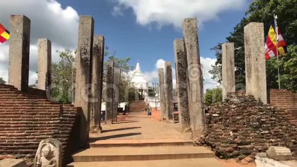 Anuradhapura斯里兰卡带立柱的楼梯视频的预览图
