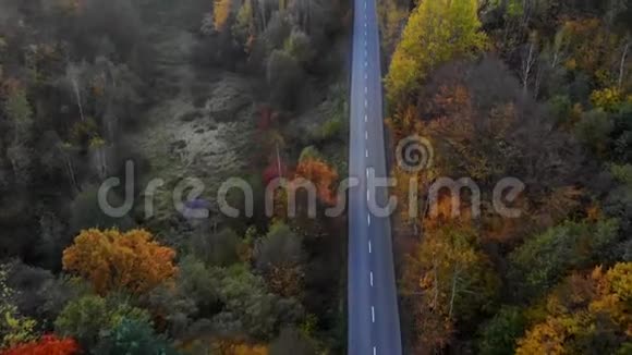 现场背景的豪华车视频的预览图