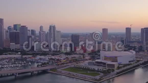 迈阿密市美景拍摄4k60p空中拍摄视频的预览图