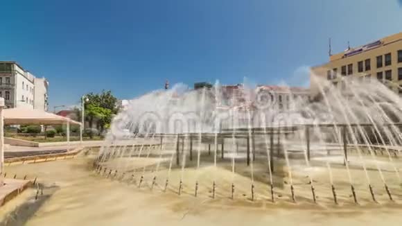 里斯本市中心马蒂姆莫尼兹广场喷泉视频的预览图
