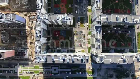 城市基础设施发展动作大型住宅区和庭院的全景图视频的预览图