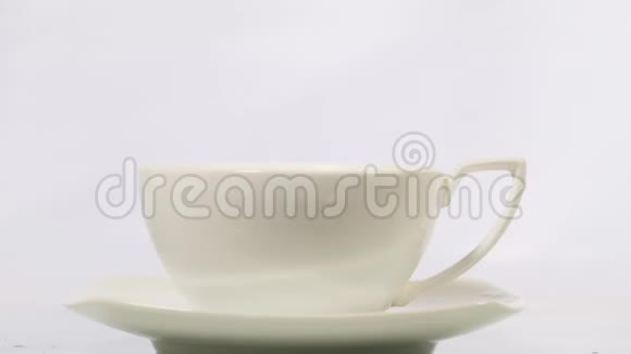 白一杯茶和糖视频的预览图