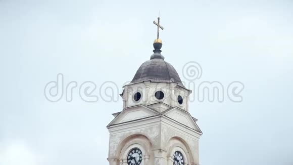 东正教教堂塔钟和十字架视频的预览图