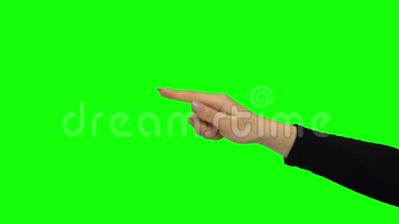 女士手臂表示在两点绿色屏幕关门视频的预览图