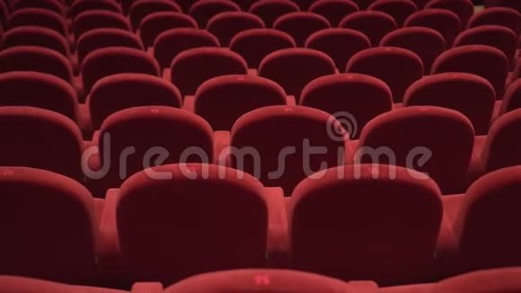 空剧场的红色椅子视频的预览图