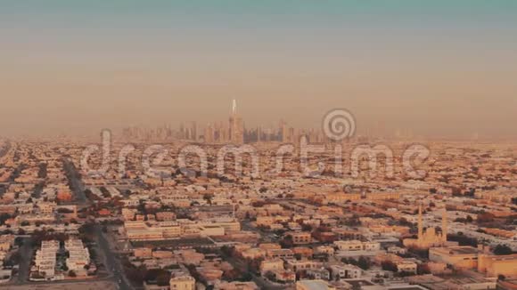 在阿拉伯联合酋长国迪拜拍摄空中景观视频的预览图