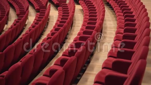 空剧场的红椅子视频的预览图