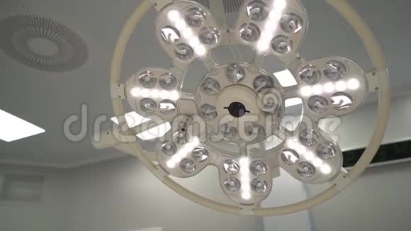 手术室手术灯取灯开着视频的预览图