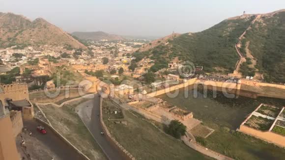 斋浦尔印度2019年11月05日阿米尔堡从太阳下的堡垒看山脉第4部分视频的预览图