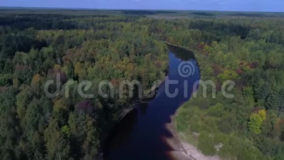 飞越梅扎河俄罗斯科斯特罗马地区空中视频视频的预览图