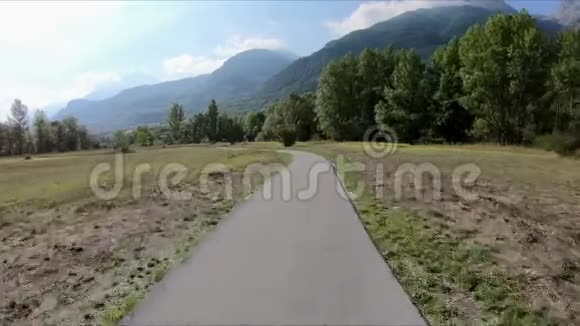 利拉兹旁边的Velodoire自行车道视频的预览图