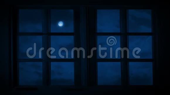 透过窗户看到夜空和月亮视频的预览图