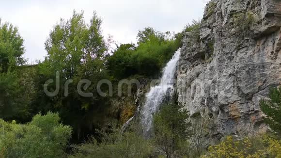 神奇的瀑布叫西班牙的莫利诺视频的预览图