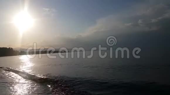 令人惊叹的天堂湖塞文视频的预览图