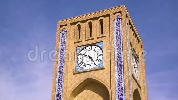 清真寺的钟楼视频的预览图