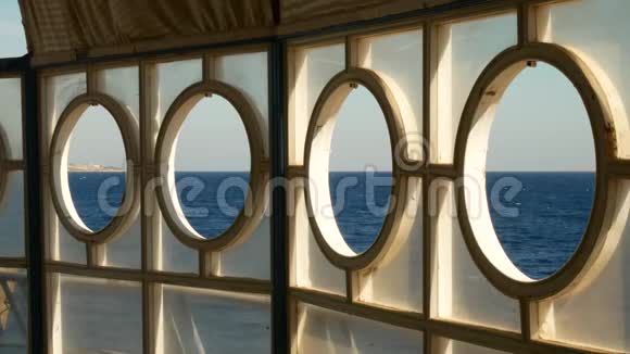 船窗或舷窗的海景视频的预览图