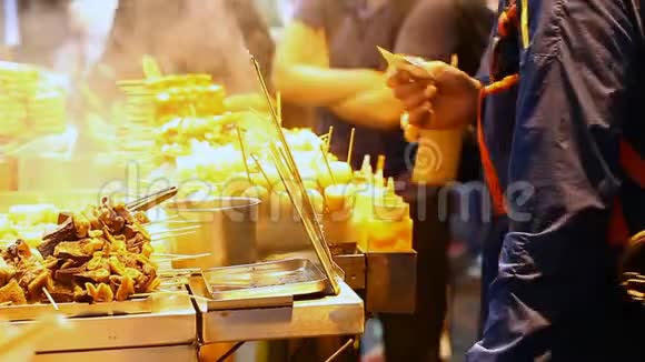 亚洲的街头食品视频的预览图