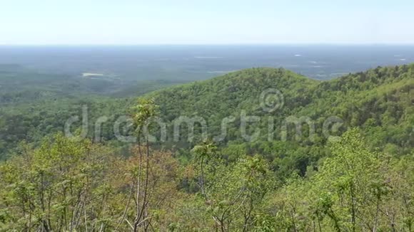 乔治娅堡山在去山堡的路上俯瞰从左到右视频的预览图