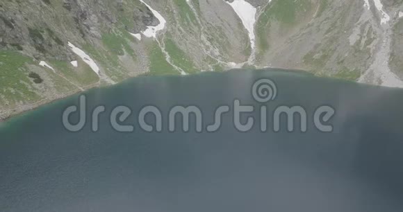 莫尔斯基奥科海眼或海眼是塔特拉山上最大第四深的湖泊视频的预览图