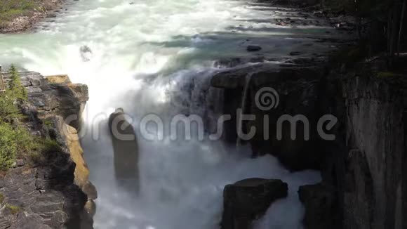 加拿大贾斯珀NP孙瓦塔瀑布视频的预览图